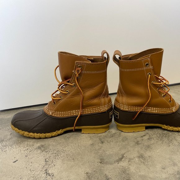 LL Bean Women's Original Bean Boot 8" Color: Brown/Tan Size: 7M - Picture 4 of 6